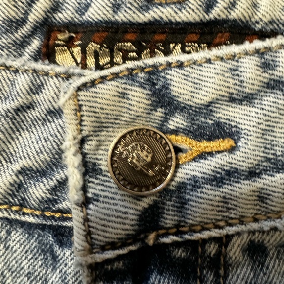 Authentic 90s mini shorts - Picture 6 of 6